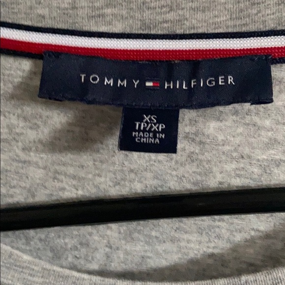 Tommy Hilfiger tshirt - Picture 2 of 2